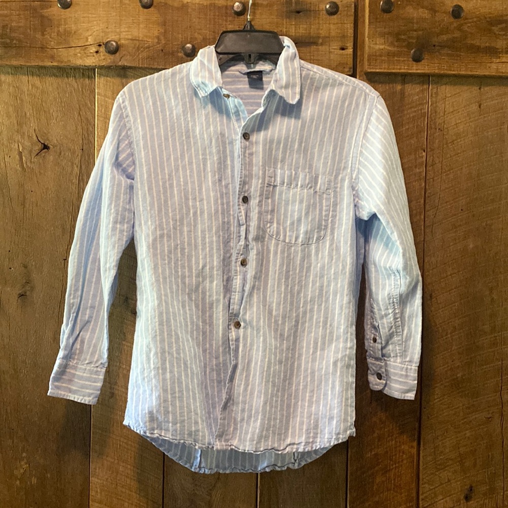 Blue dress shirt